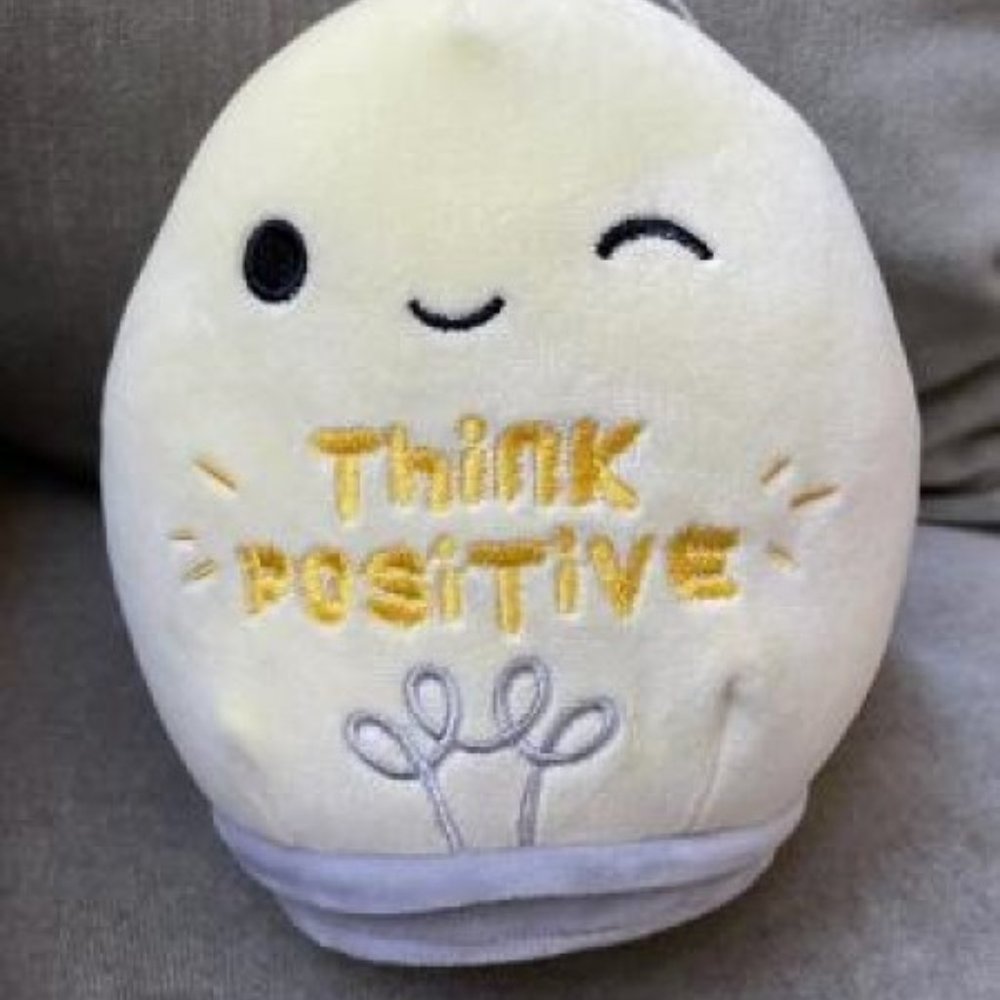Squishmallow 8" Light Bulb Crissle